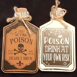 Wood Poison bottles set of 2 Halloween decorations